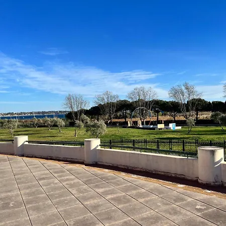 Terrasse Pres De La