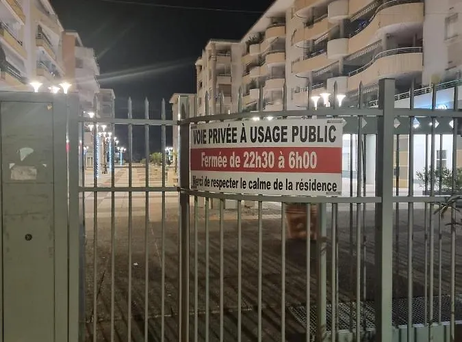 Terrasse Pres De La *