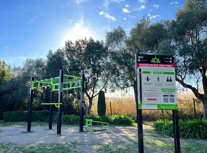 Terrasse Pres De La Антиб