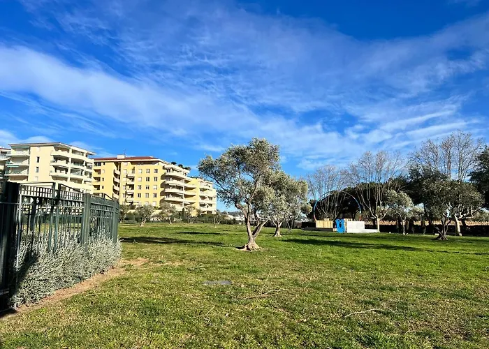 Terrasse Pres De La * Антиб